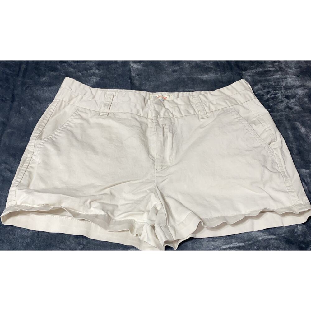 Khakis By GAP The 3” Short Chinos Women’s Size 0 Classic Shorts